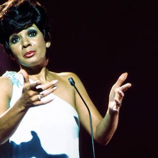 Shirley Bassey wallpaper