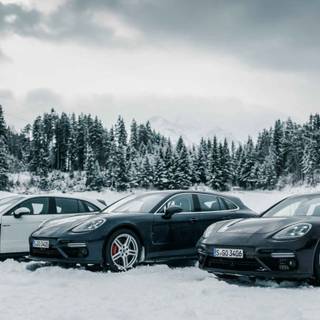 Porsche Panamera winter wallpaper