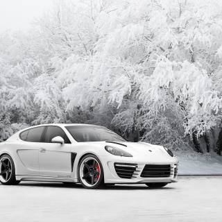 Porsche Panamera winter wallpaper