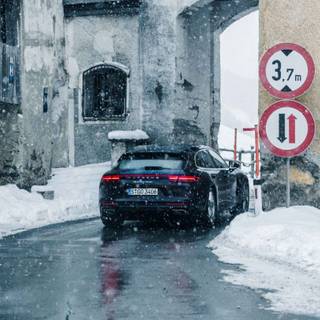 Porsche Panamera winter wallpaper