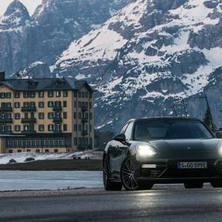 Porsche Panamera winter wallpaper