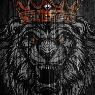 Lion with a crown wallpaper