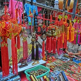 China flea market wallpaper