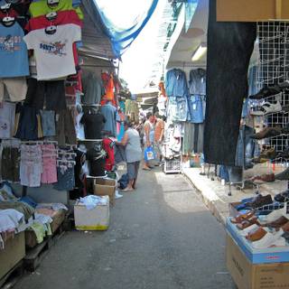 China flea market wallpaper