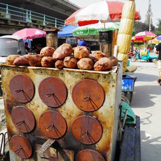 China flea market wallpaper