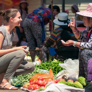 China flea market wallpaper