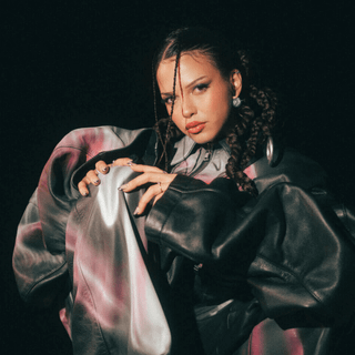 Nina Chuba wallpaper