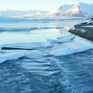 iPhone winter ice wallpaper