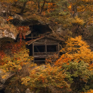 4k cabin autumn wallpaper