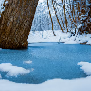 Winter frozen lake wallpaper