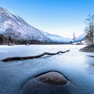 Winter frozen lake wallpaper