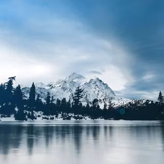 Winter frozen lake wallpaper