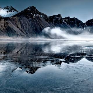 Winter frozen lake wallpaper