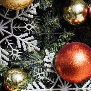 Christmas iPhone 17 wallpaper