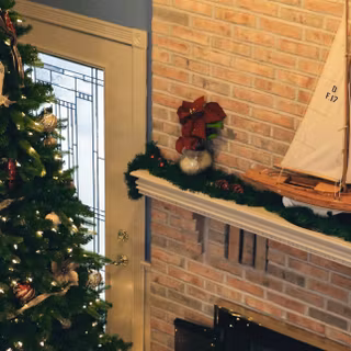 Christmas iPhone 17 wallpaper