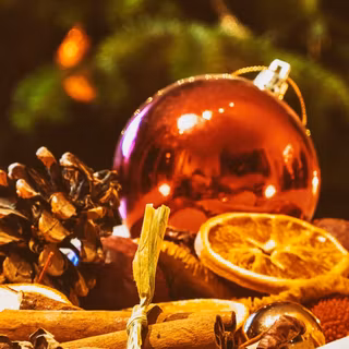 Christmas iPhone 17 wallpaper