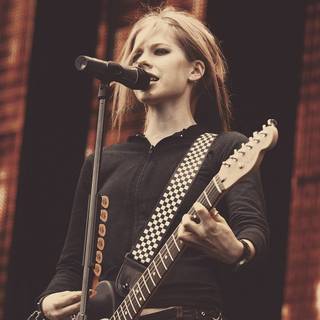 Avril Lavigne 2025 wallpaper