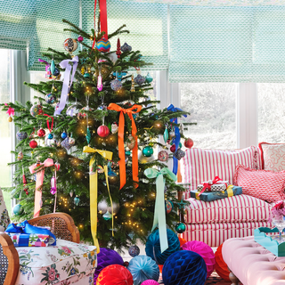 Christmas trees and bows wallpaper