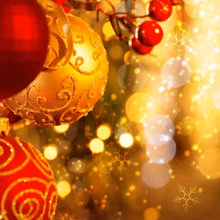 Christmas gold and red wallpaper