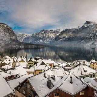 Hallstatt winter 2560x1440 wallpaper