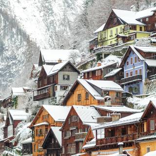Hallstatt winter 2560x1440 wallpaper