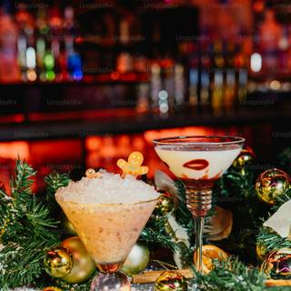 Christmas cocktail wallpaper