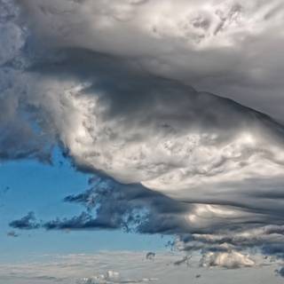 Asperatus clouds wallpaper