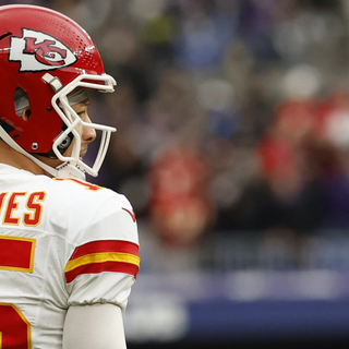 Chiefs helmet desktop wallpaper