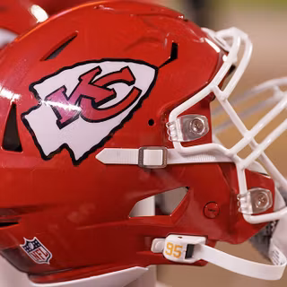 Chiefs helmet desktop wallpaper