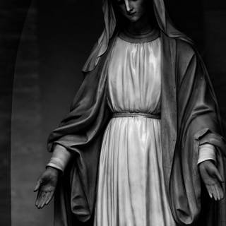 Dark statue wallpaper