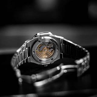 Automatic watch wallpaper