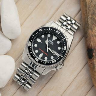 Automatic watch wallpaper