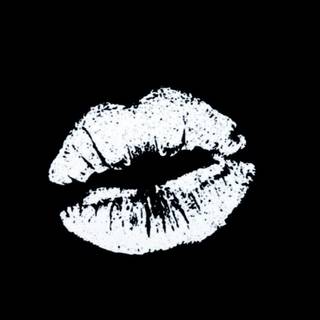 Baddie lips wallpaper