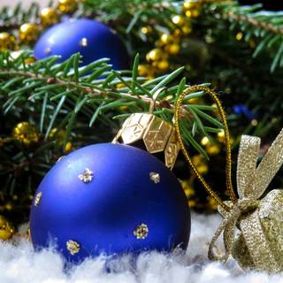 Christmas blue and gold wallpaper
