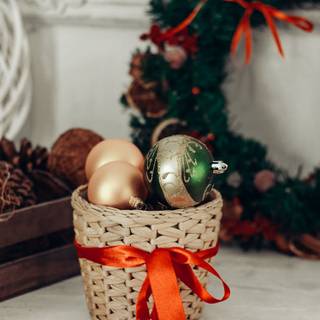 Christmas basket wallpaper