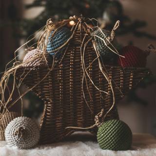 Christmas basket wallpaper