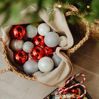 Christmas basket wallpaper