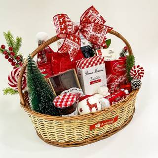 Christmas basket wallpaper