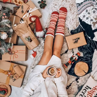 Christmas basket wallpaper