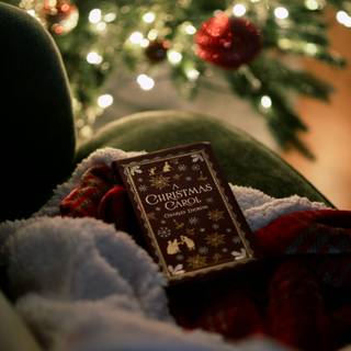 Christmas and book wallpaper