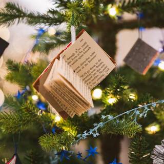 Christmas and book wallpaper