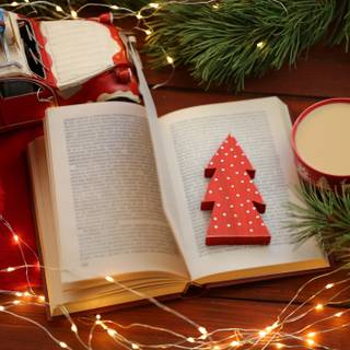 Christmas and book wallpaper