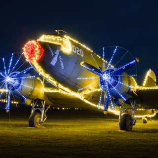 Christmas airplane wallpaper