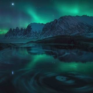 Dark aurora wallpaper