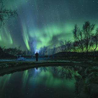 Dark aurora wallpaper