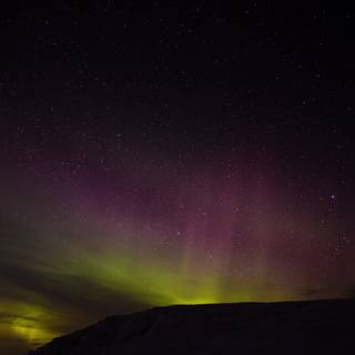 Dark aurora wallpaper