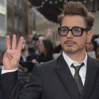 Robert Downey Jr sunglasses wallpaper