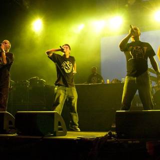 Violadores Del Verso wallpaper