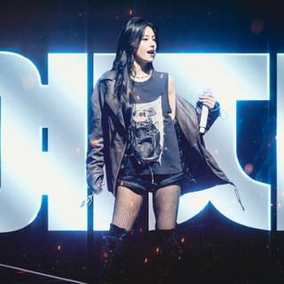 Itzy 2025 PC wallpaper