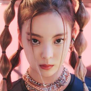 Itzy 2025 PC wallpaper